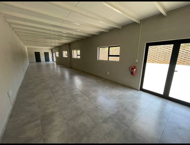 1,214M² WAREHOUSE TO LET IN COSMO BUSINESS PARK